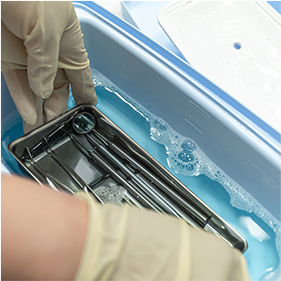 소독액을 통한 기구 소독